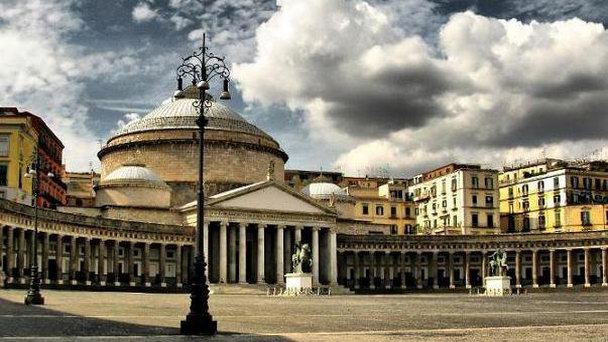 Собор Св. Франческо в Неаполе Собор Св. Франческо в Неаполе