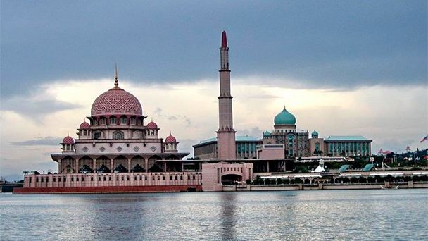 Мечеть Путра в Куала-Лумпуре