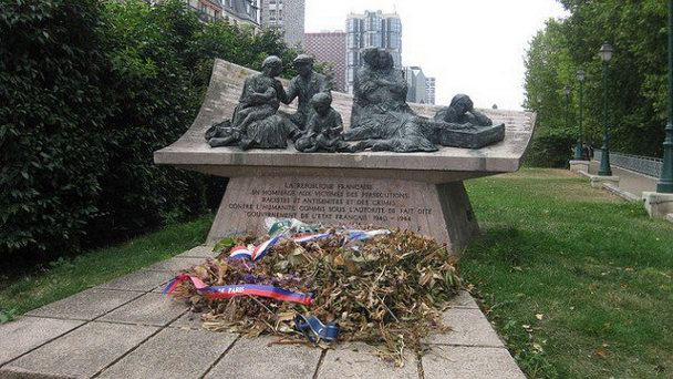 Мемориал жертвам «Вель д`ива» в Париже