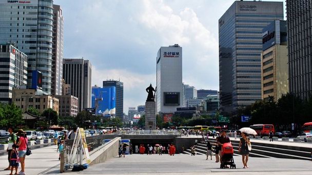 Площадь Кванхвамун Плаза в Сеуле