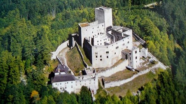 Крепость Ландштейн в Йиндрихов Градеце