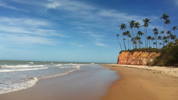 Пляж Барра до Кай в Баии Пляж Барра до Кай в Баии