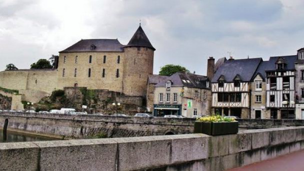 Замок Майенн в Долине Луары