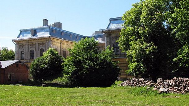 Дворец Офицерского Морского Дворянского Собрания в Лиепаи