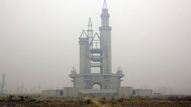 Заброшенный парк развлечений Wonderland в Пекине Заброшенный парк развлечений Wonderland в Пекине