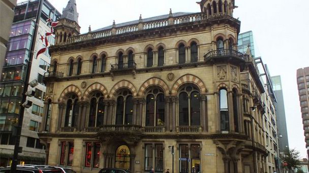 Здание Manchester Reform Club в Англии