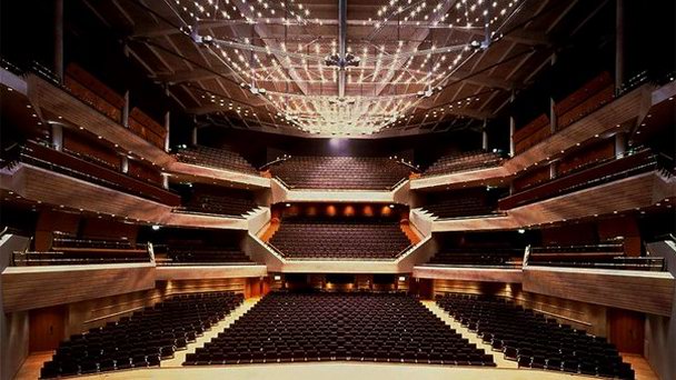 Концертный зал Бриджуотер Холл в Англии