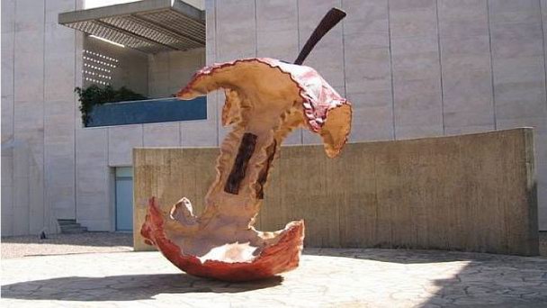 Памятник огрызку в Иерусалиме