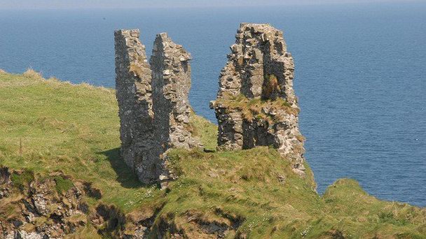 Замок Дансеверик в Северной Ирландии