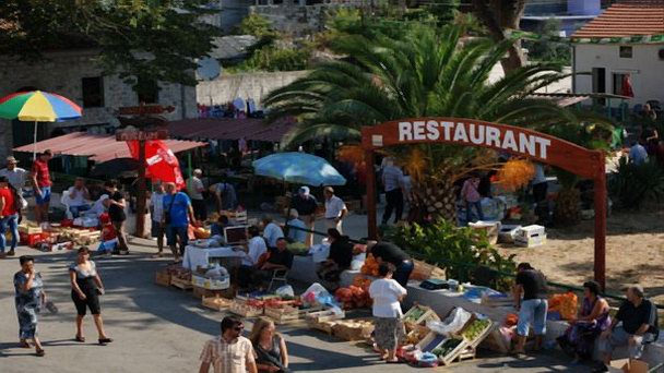 Рынок «Тополица» на Барской Ривьере