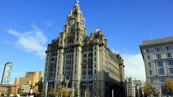 Здание Royal Liver в Англии