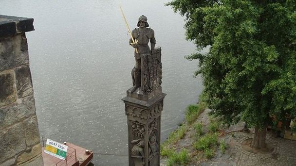 Статуя рыцаря Брунцвика в Праге