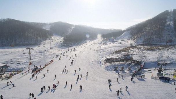 Горнолыжный парк Lianhua в Пекине