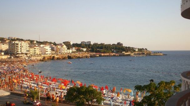 Набережная курорта Добра Вода на Барской Ривьере