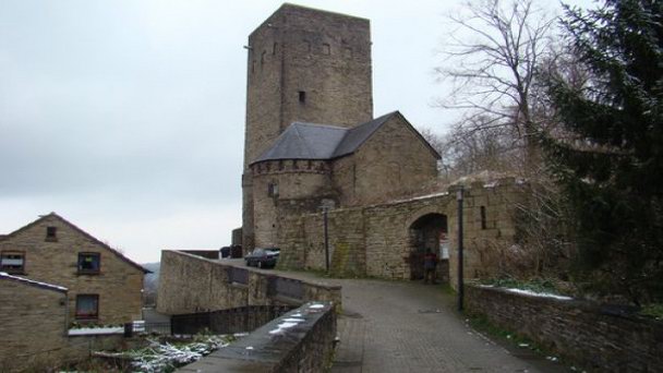 Замок Бланкенштайн в Северном Рейн-Вестфалии Замок Бланкенштайн в Северном Рейн-Вестфалии