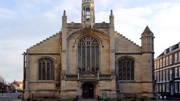 Церковь Святого Михаила le Belfrey в Англии