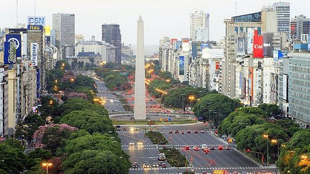 Авеню 9 Июля в Буэнос-Айресе