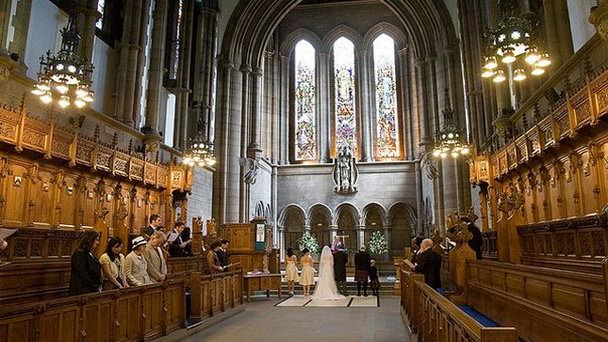 Мемориальная часовня университета Глазго в Шотландии Мемориальная часовня университета Глазго в Шотландии