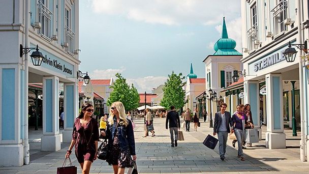 Аутлет дизайнерской одежды в Пандорфе в Вене