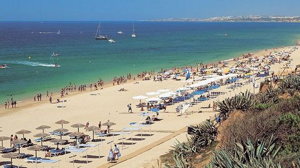 Пляж Марина Виламоуры в Алгарве Пляж Марина Виламоуры в Алгарве