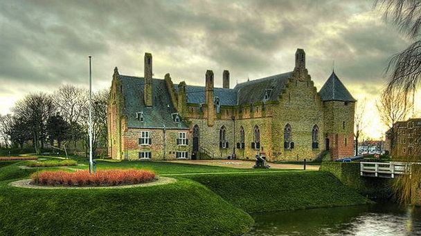 Замок Радбуд в Шагене Замок Радбуд в Шагене