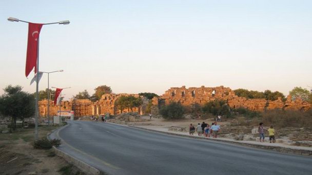 Комплекс епископского дворца и базилики в Сиде